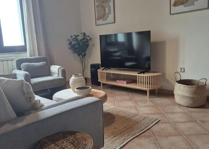 Escuelas De Collia D * Arriondas